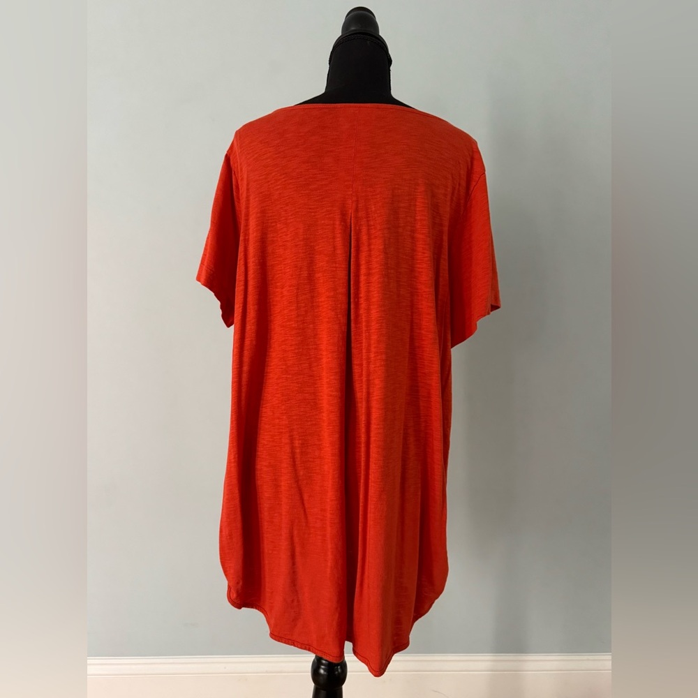 Women's Red Top - Picture 2 of 3